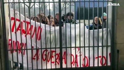 Torino, protesta contro la visita di Tajani al Politecnico