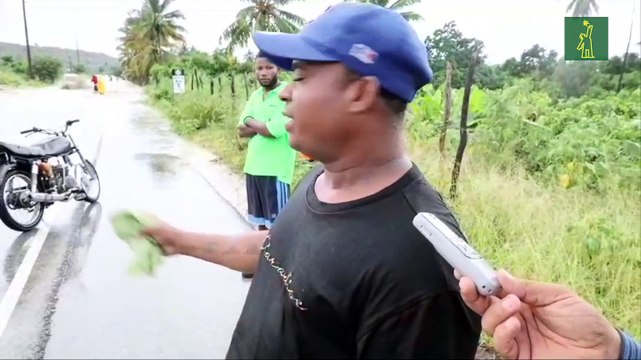 Corte de la carretera Piedra Blanca, en el cruce de Ocoa, por el arrastre de tierra y lodo