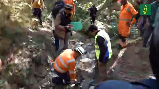 Lanzan planes alternativos para rescatar a 40 obreros atrapados en un túnel en la India