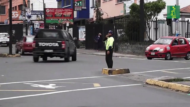 Ecuador sufre primeros apagones para racionar la electricidad por sequía en Amazonía