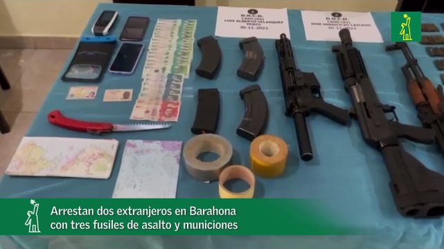 Arrestan dos extranjeros en Barahona con tres fusiles de asalto y municiones