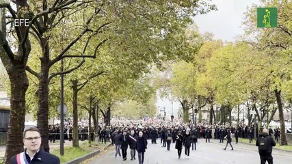 Una manifestación con responsables políticos contra el antisemitismo en París