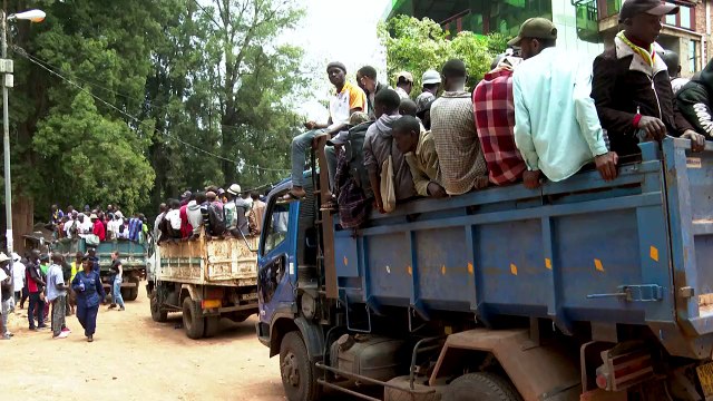 Hundreds of Bukavians gather in support of M23 and thousands volunteer to join fighters