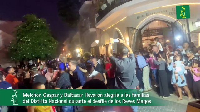Realizan desfile de los Reyes Magos en la Zona Colonial