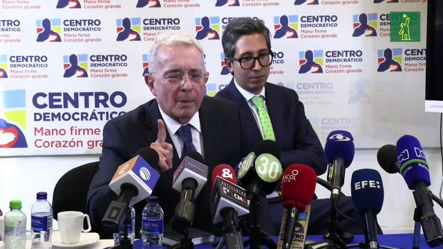 Expresidente colombiano Uribe Vélez insiste ante la Fiscalía en que nunca se reunió con paramilitares