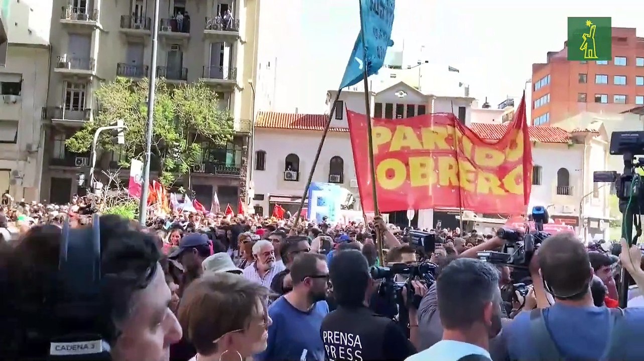 Con temor a la inflación los argentinos se manifiestan contra el ajuste en la primera protesta anti Milei