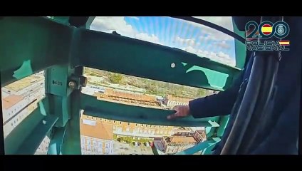 Así fue el rescate de un hombre borracho que escaló una grúa en Valladolid
