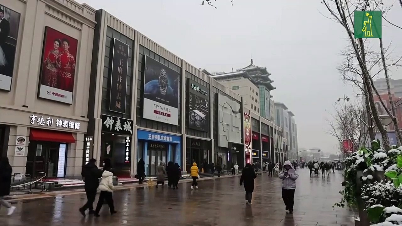Pekín cierra escuelas y emite alerta naranja por tormentas de nieve