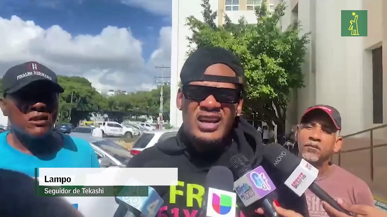 Seguidores del artista Daniel Hernández, también conocido como "Tekashi 6ix9ine", se congregaron en las inmediaciones del Palacio de Justicia
