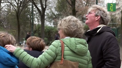 Turistas "desolados" ante el cierre de la torre Eiffel por huelga