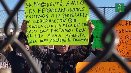 Exferrocarrileros realizan bloqueo en frontera norte de México para presionar indemnizaciones