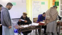 Pakistán comienza las votaciones de las generales en medio de amenazas de seguridad