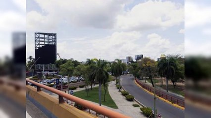 Instalan valla publicitaria gigante en la Kennedy con Los Próceres