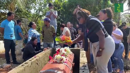 Familiares de víctima en derrumbe en mina ilegal en Venezuela dicen que fue provocado