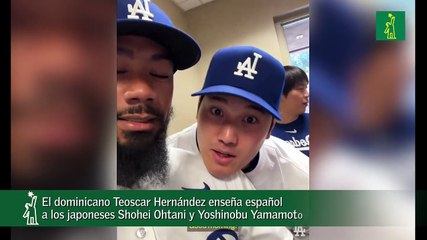 El dominicano Teoscar Hernández enseña español a los japoneses Shohei Ohtani y Yoshinobu Yamamoto