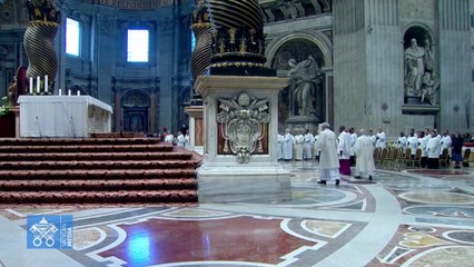 El Papa agradece al personal sanitario su labor y está "con confianza" en su tratamiento