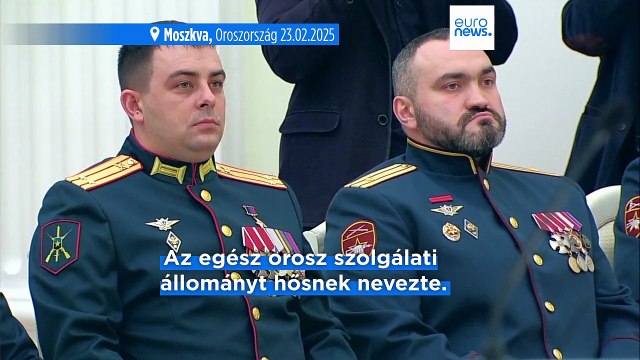 Kitüntetéseket adott át az orosz elnök az Ukrajna elleni háborúban harcoló katonáknak