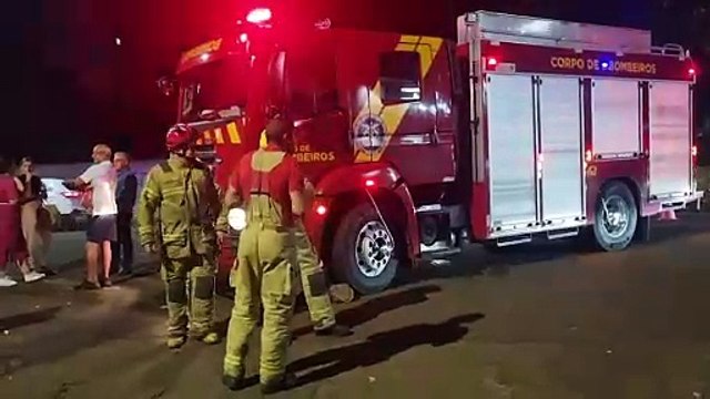 Duster tomba após colidir com Palio no Centro