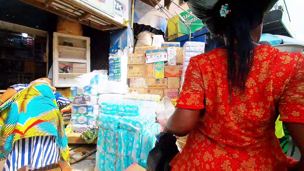 🇬🇭 SHOWCASING AFRICAN STREET MARKET LIFE IN ACCRA GHANA