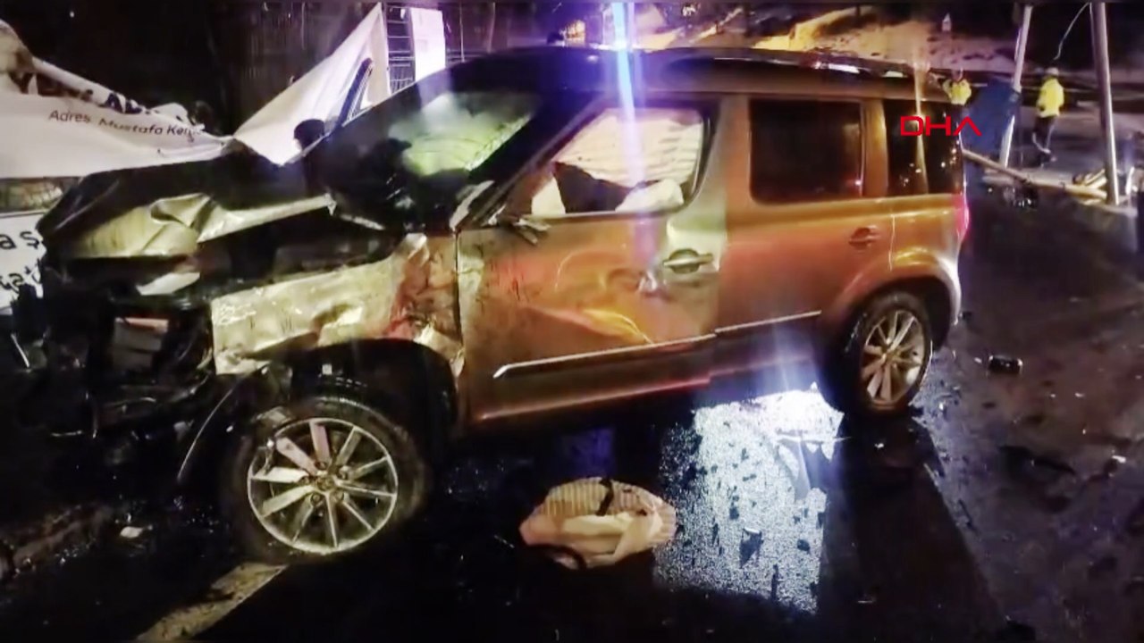 Ataşehir'de buzlanan yolda kaydı: Feci kaza can aldı