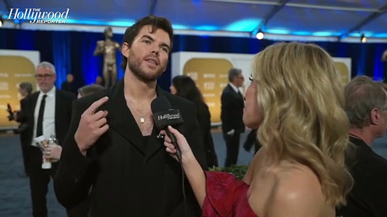Luke Newton Talks 'Bridgerton' Season 4 Scripts & Jonathan Bailey in 'Wicked' | SAG Awards 2025