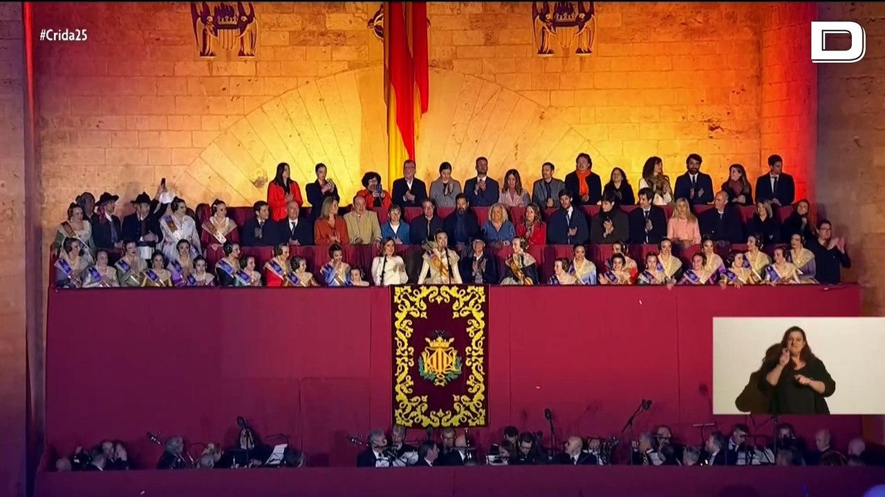 La Fallera Mayor anima a vivir las Fallas en Valencia, destacando su espíritu solidario y festivo