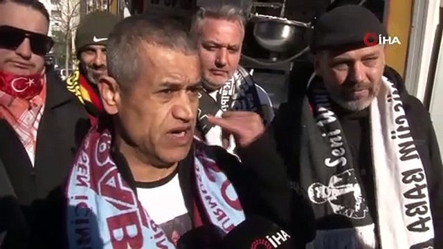 Müslüm Gürses’in vefat yıl dönümünde lokma ve pilav hayrı yapıldı