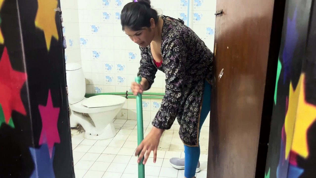 Today Cleaning My Washroom _ Desi Aunty New Hot Cleaning Vlog _ Pakistan Village Woman Lifestyle