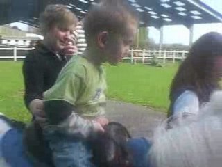 Samedi 26 avril jrne avec mimi et dada parc a hem 022