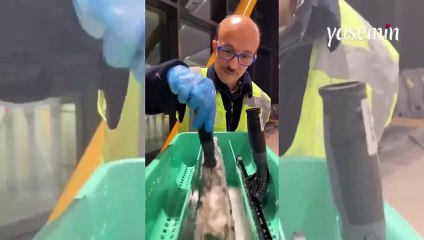 Havalimanında çalışan temizlik görevlisi işinin hakkını verdi!