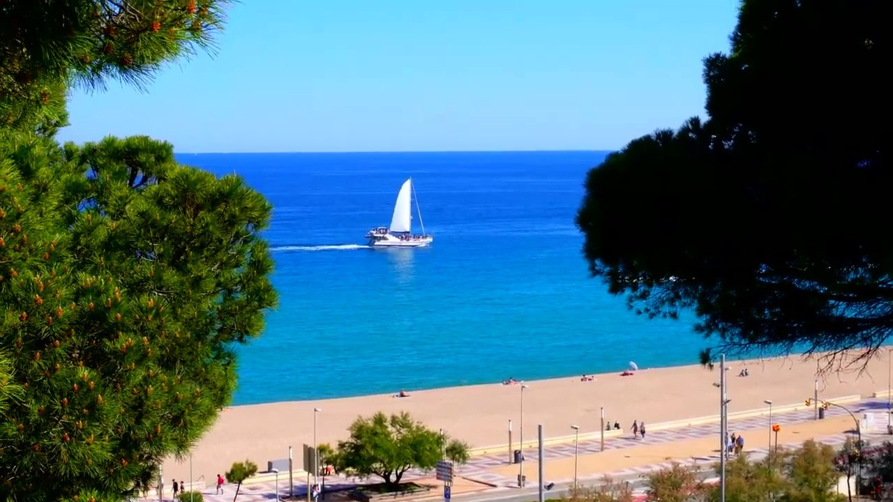 Blanes - Devant, derrière. Mais qu'est-ce que je fou là _!_  n°18