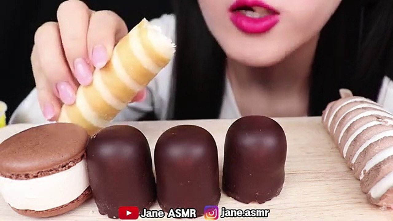 ASMR Dickmann's Marshmallow Chocolate Mukbang, Eating
