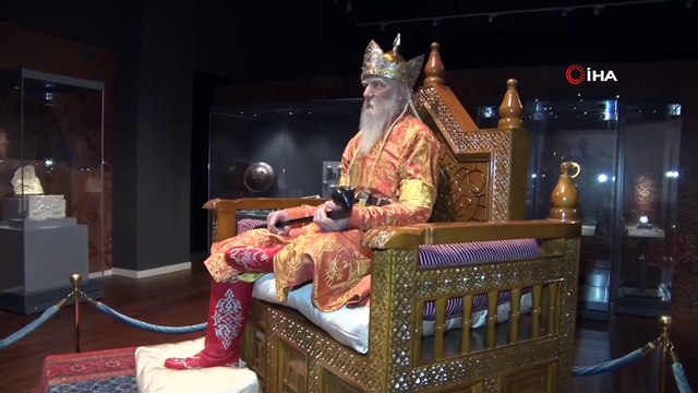 Bakan Ersoy, “Anadolu Selçuklu Sergisi”nin açılışını gerçekleştirdi