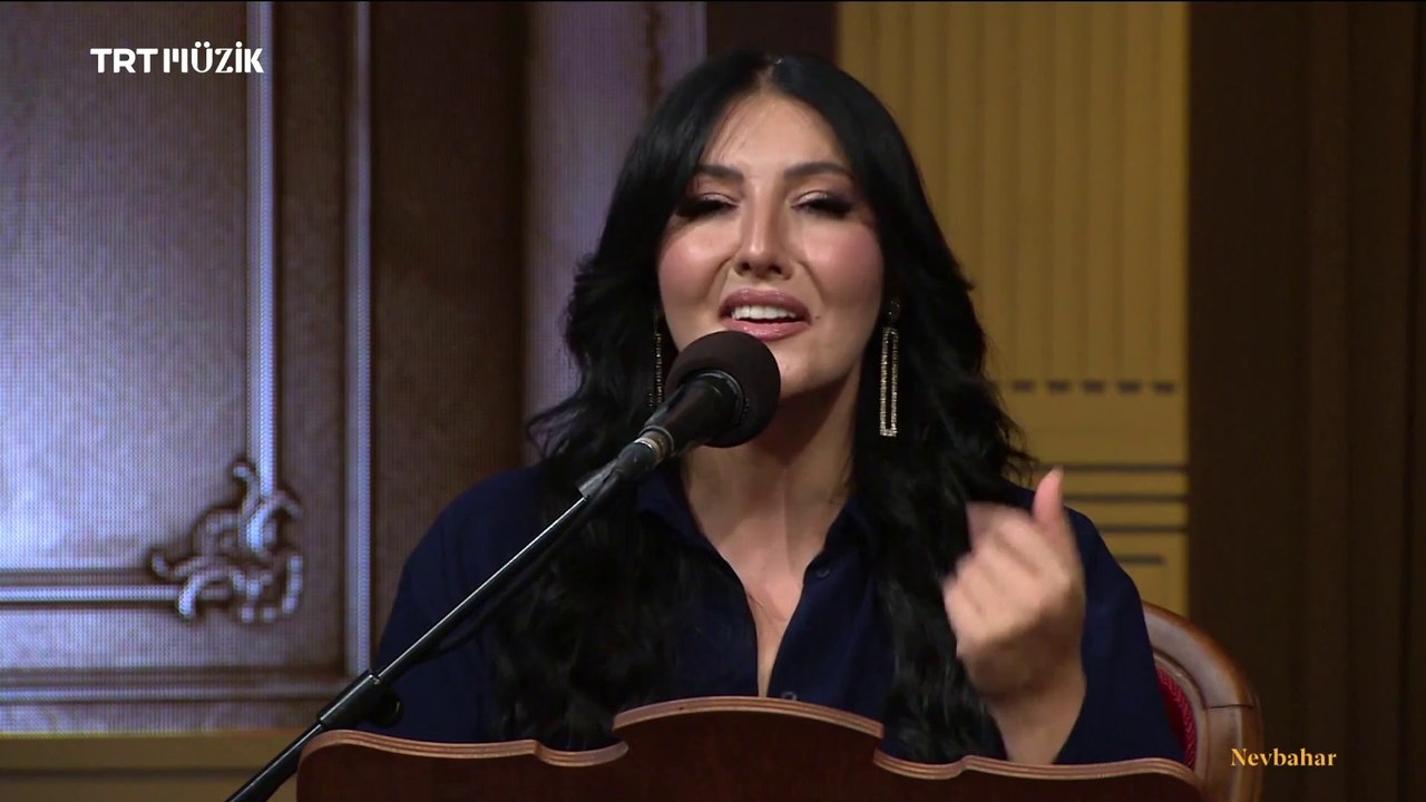 Burcu Göktürk / Bugün yine gönlümün bahçesinde gezindim