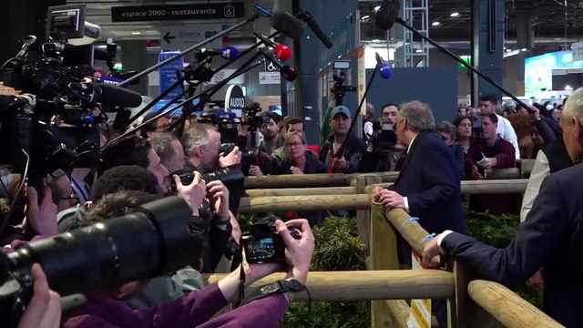 Salon de l'agriculture : Tous les problèmes ne sont pas résolus , reconnaît François Bayrou