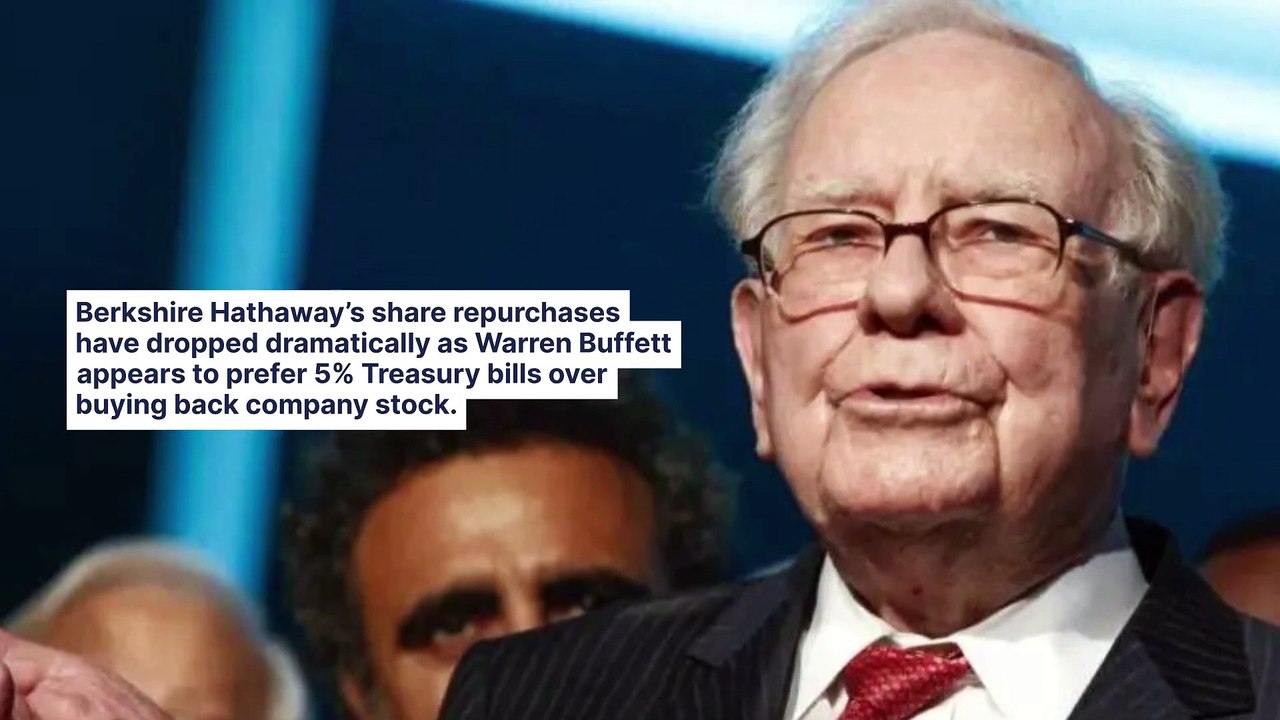Warren Buffett Favors 5% Treasury Bills Over Buybacks As Berkshire Hathaway's Cash Pile Balloons To $334 Billion: 'The Rate Of Change… That's Most Telling,' Says Expert
