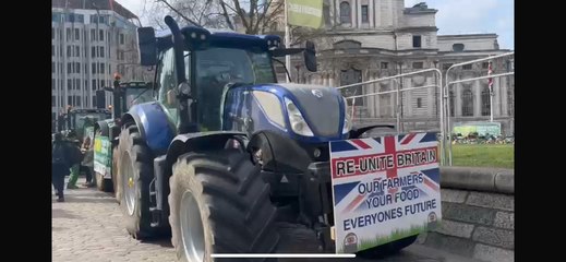 Farmers Protest with Tractor Parade Outside NFU Conference in London 🚜
