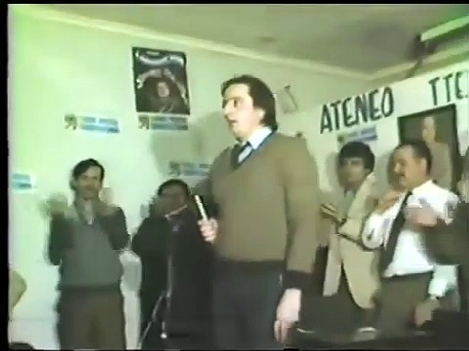 Néstor Kirchner cuestiona a la dictadura militar en Río Gallegos (1983)