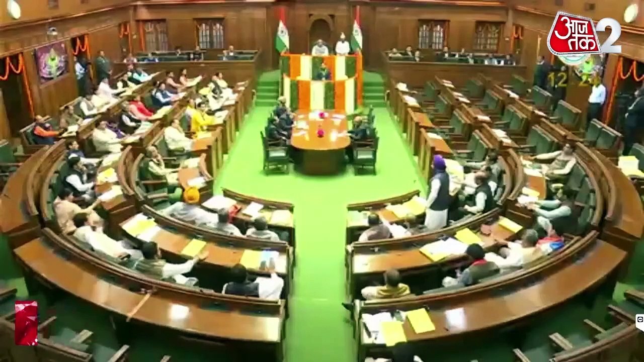 दिल्ली विधानसभा सत्र में हंगामा, AAP के 21 विधा...