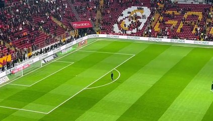 Mert Hakan ve Galatasaray tribünleri arasında gerilim