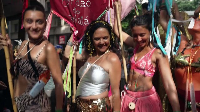 O Brasil já vive o carnaval...