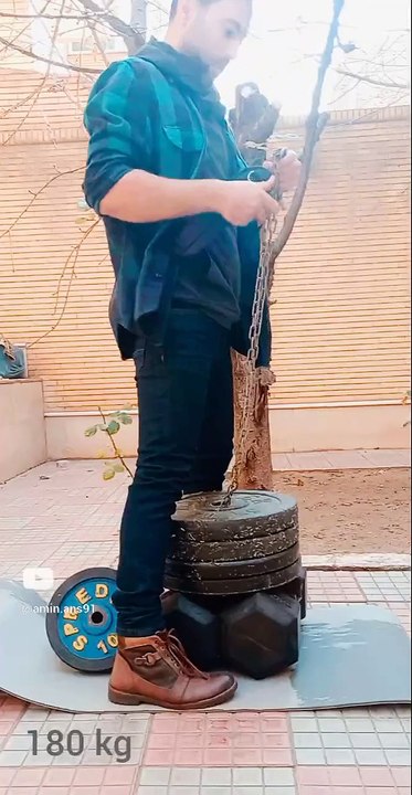 Lifting weights 180 kg #fit #motivation #workou