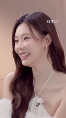 Cast of #SinglesInferno4 reads actual fan comments | Netflix [ENG SUB]