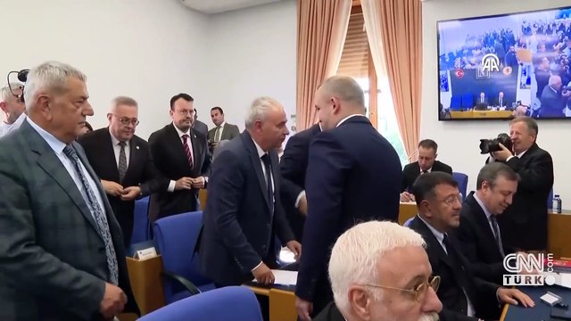 Yeni banknotlar piyasaya sürüldü