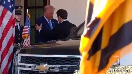 Trump accoglie Macron alla Casa Bianca, messaggi di sostegno al Papa