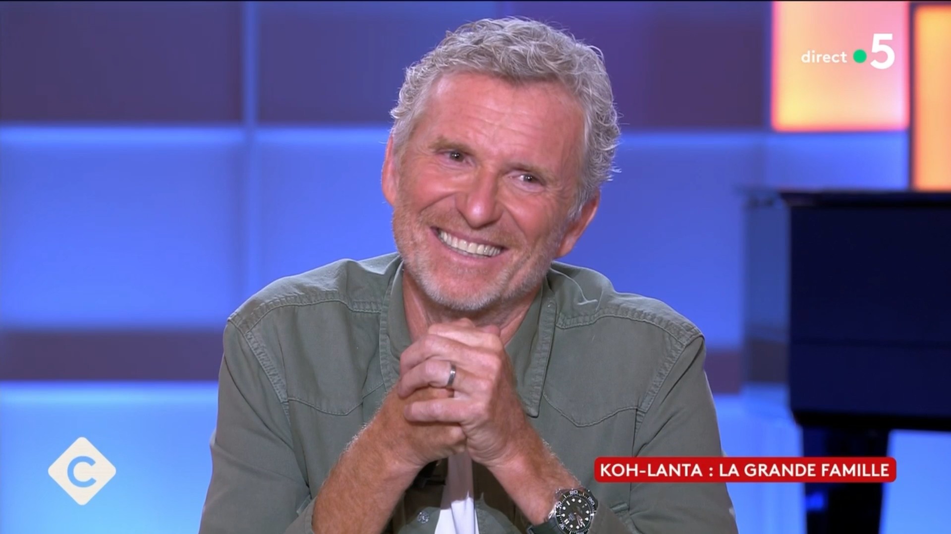 Denis Brogniart évoque le parcours très original de Yann Le Gac, l'homme  derrière le Père Fouras et les épreuves de Koh-Lanta