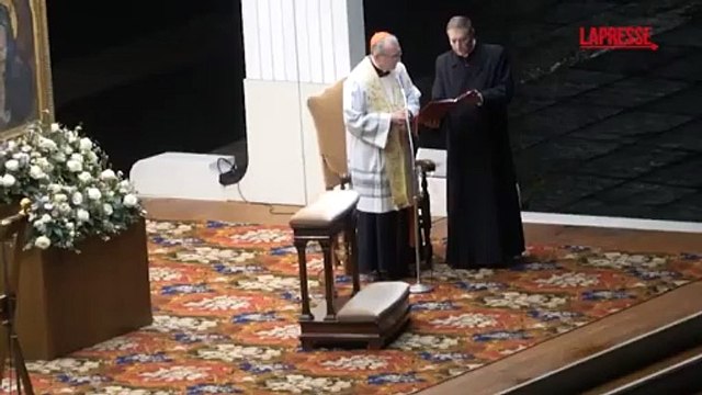 Papa Francesco, Parolin introduce il rosario in San Pietro: «Maria lo sostenga e lo aiuti»