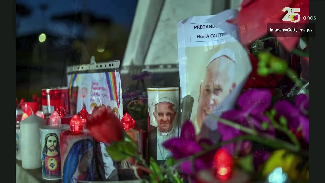 Papa Francisco apresenta leve melhora, mas segue em estado crítico, diz Vaticano