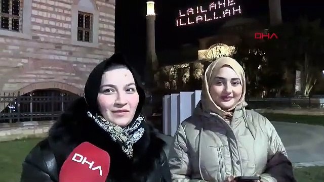 İstanbul - Ramazan ayının simgesi mahyalar camilere asıldı