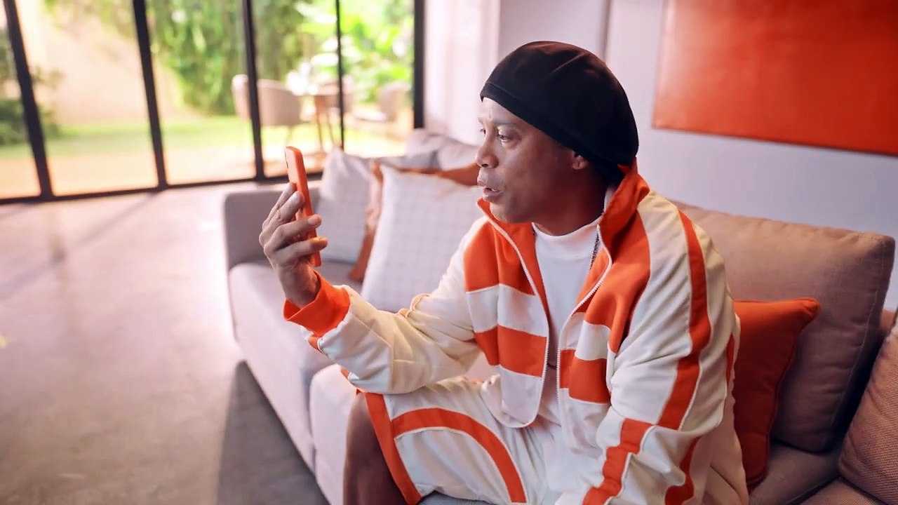 Ronaldinho Gaúcho é o novo embaixador da Shopee para o Dia do Consumidor